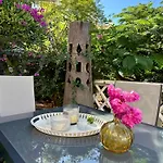 شقة Cosy Ocean View & Garden *