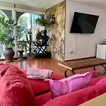Cosy Ocean View & Garden شقة
