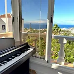 Cosy Ocean View & Garden أذيخي