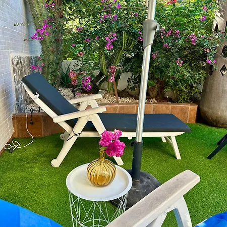 Cosy Ocean View & Garden