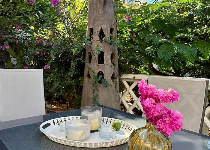 Апартаменти Cosy Ocean View & Garden *