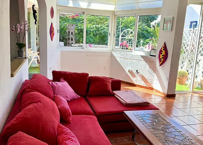 Апартаменти Cosy Ocean View & Garden Адехе