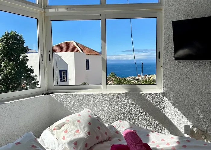 Cosy Ocean View & Garden Адехе