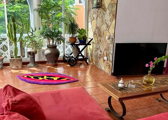 Cosy Ocean View & Garden Апартаменти *